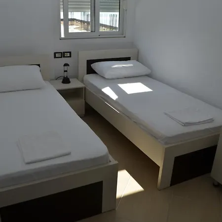 Gert Apartments Sarandë Buitenkant foto
